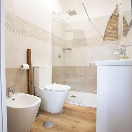 Troppo A Due Passi Dal Colosseo Roma